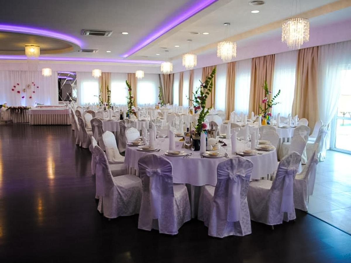Rychwal Bialy Dwor B&B 외부 사진